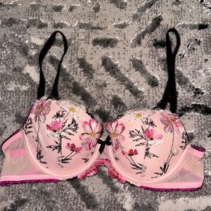 Victoria’s Secret Embroidered Floral Bra